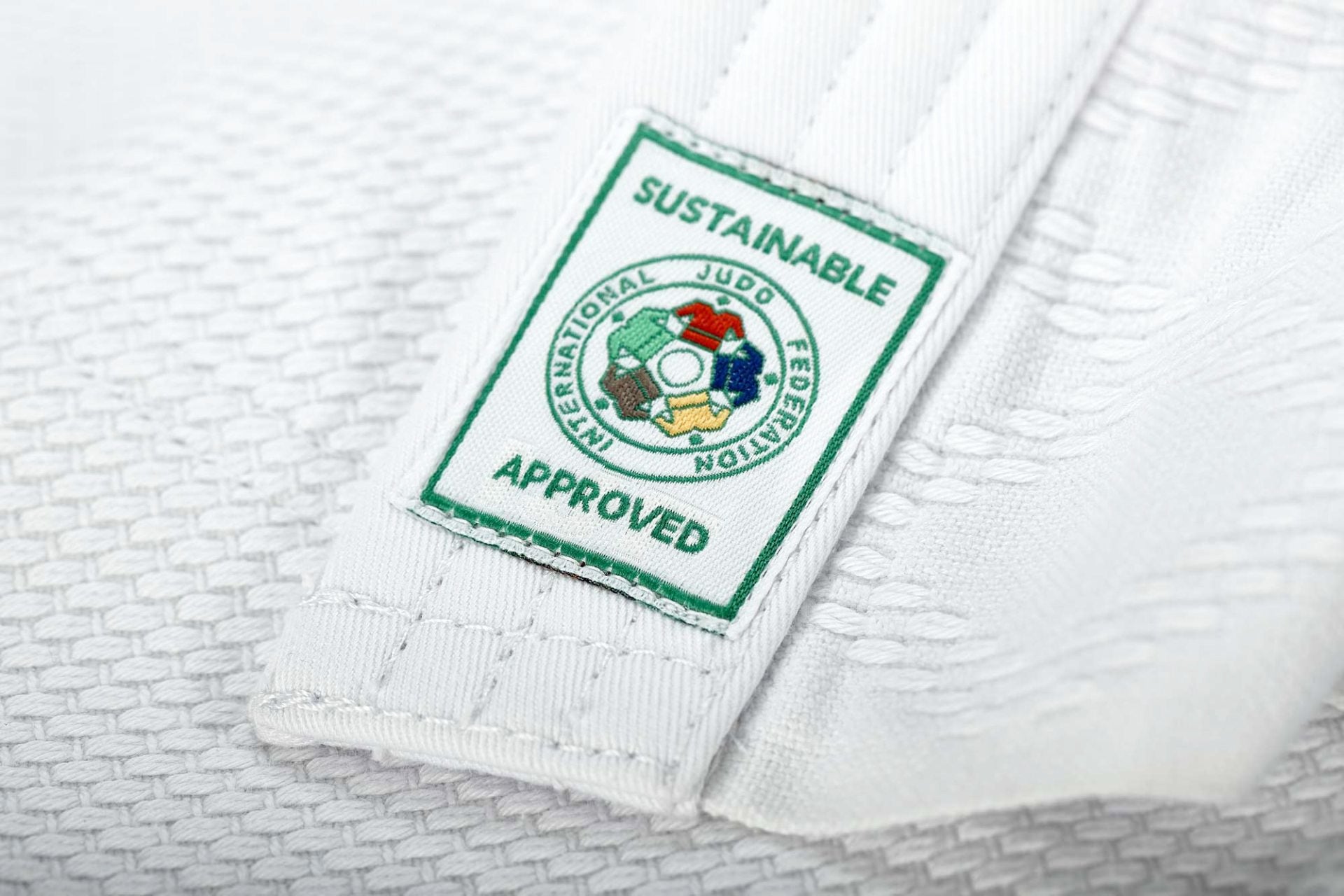 Adidas JU kimono Champion III IJF Regular fit 750g with logo, white