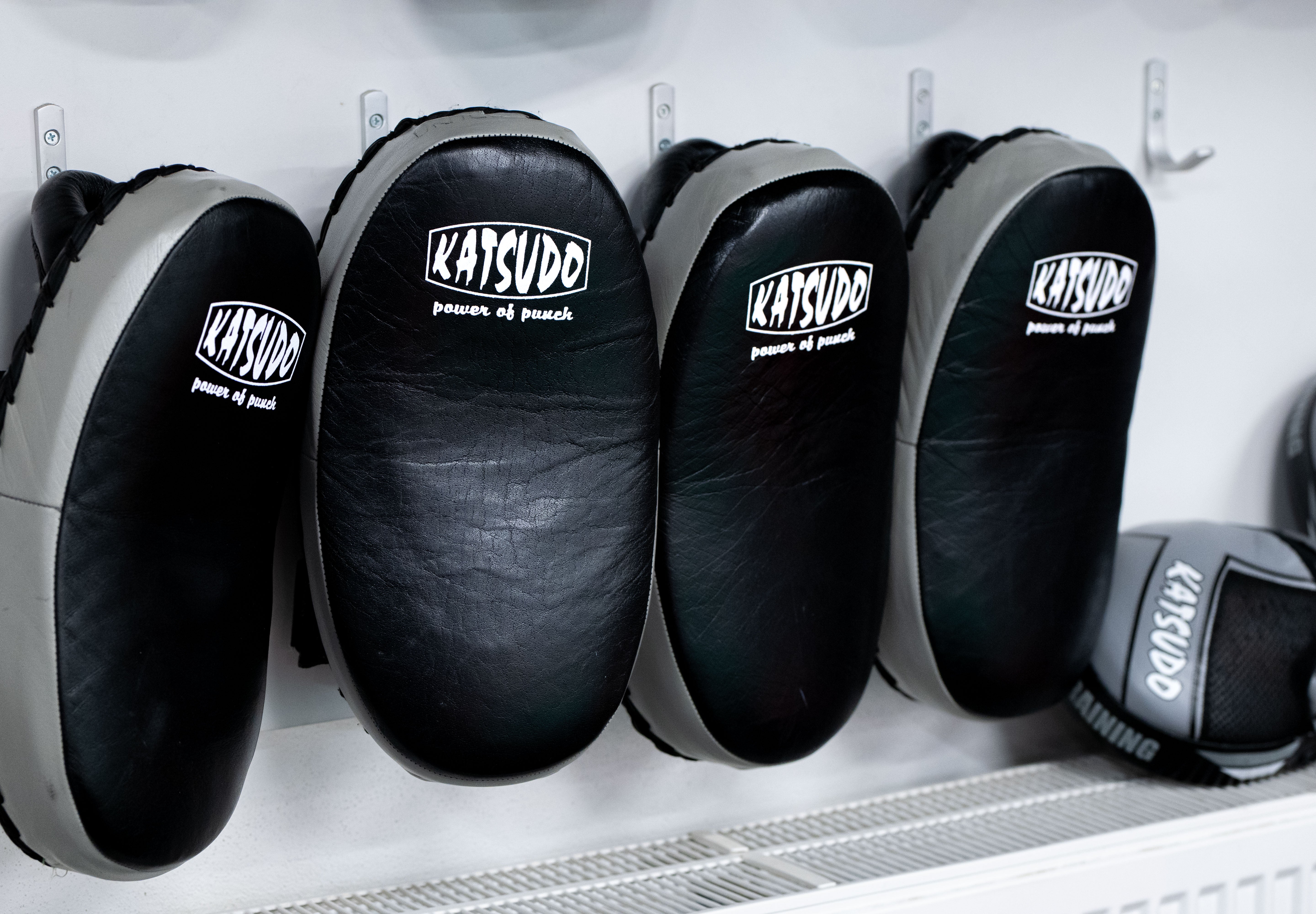 Katsudo Arm Makiwara Curve, Black