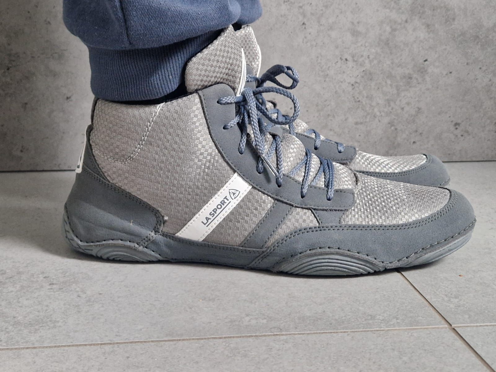 La sport wrestling shoes, grey