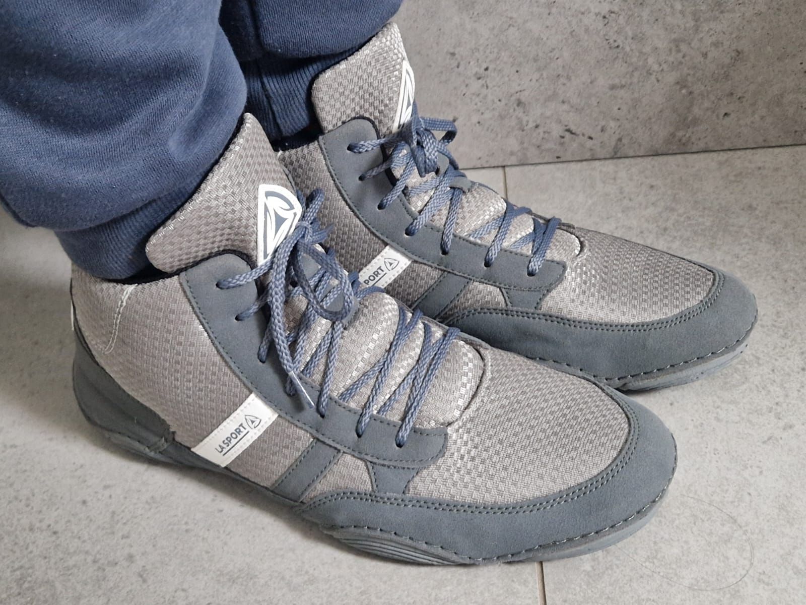 La sport wrestling shoes, grey